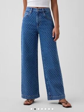 High Rise Wide-Leg Textured Crop Jeans - Diamond-Quilt